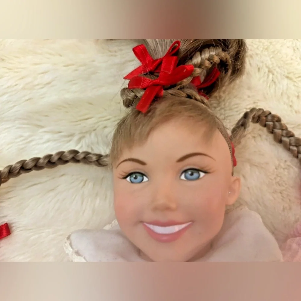 Cindy Lou Who Soft Body Doll Twirling Braids Dr Seuss Grinch 2000 Playmates Toys - Picture 2 of 10